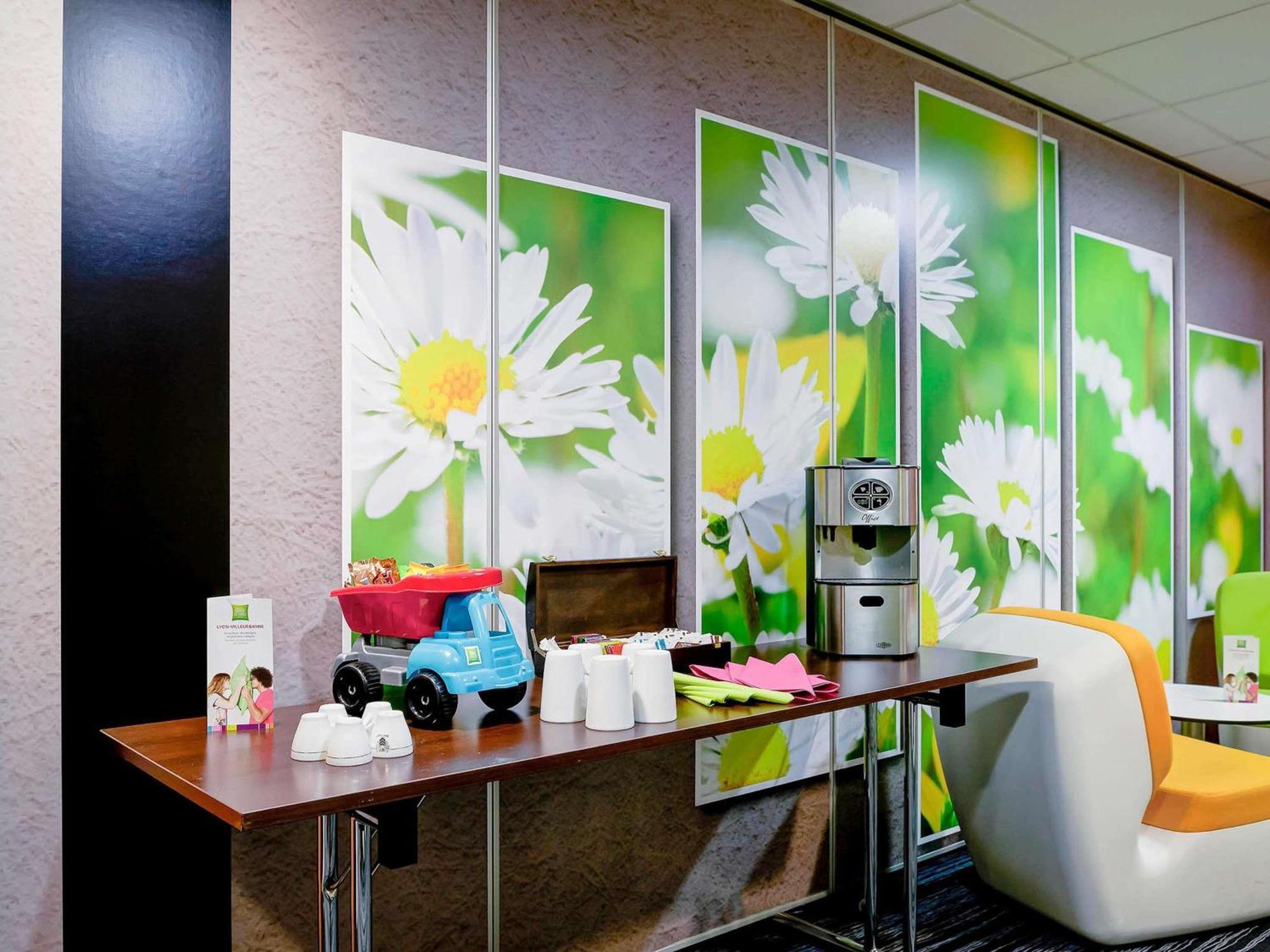 Ibis Styles Lyon Villeurbanne Parc De La Tete D'Or Exterior foto